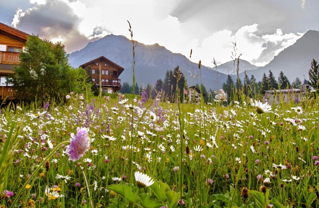 Hotel Lenzerhorn เลนเซอร์ไฮเดอ ภายนอก รูปภาพ